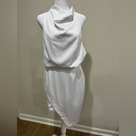 Elliatt White Halter Cocktail Dress Size Medium - Picture 3 of 7